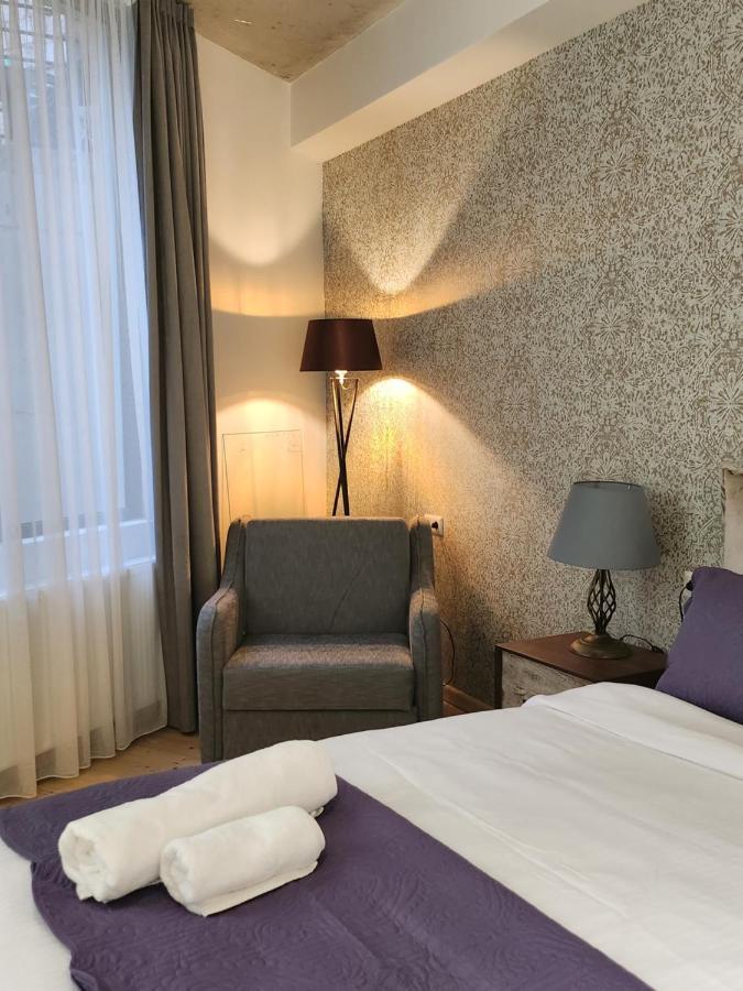 Old Gold Anteon Apartment *